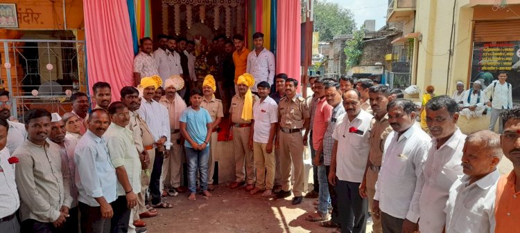 *शिवरत्न व शिवप्रेमी मंडळाने आगळा वेगळा उपक्रम राबवून सामाजिक बांधिलकी जोपासली-सहाय्यक पोलीस निरीक्षक निलेश तारू*   *शिवरत्न सामाजिक सांस्कृतिक बहुउद्देशीय संस्थेचा पोलीस तंदुरुस्त बंदोबस्त उपक्रम उत्साहात संपन्न.*