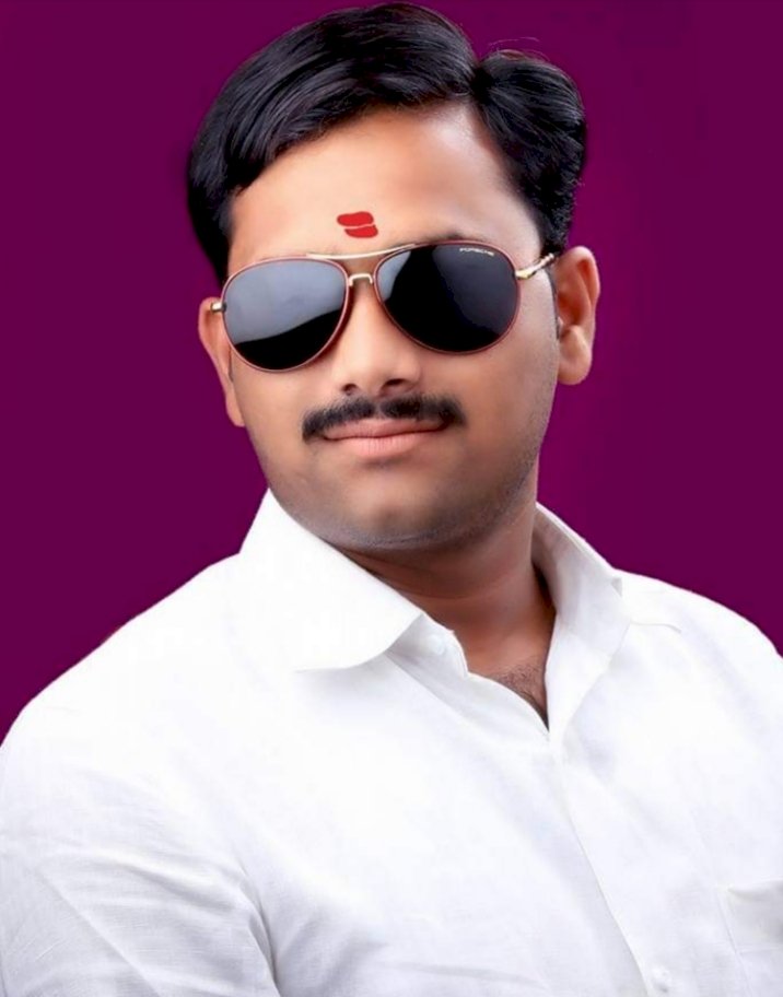 *नांदोरे येथील हॉकी स्टिक मारहाण प्रकरणातील मुख्य सूत्रधार आरोपीच्या करकंब पोलिसांनी मुसक्या आवळल्या.....!*   *पोलीस उपनिरीक्षक अजितकुमार   मोरे  आणि टीमची धडाकेबाज कारवाई.*