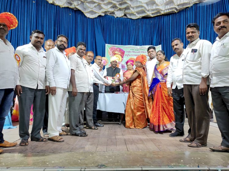 *श्रीमती रत्नमाला  गायकवाड (जाधव) यांना  राज्यस्तरीय आदर्श शिक्षिका पुरस्कार प्रदान*