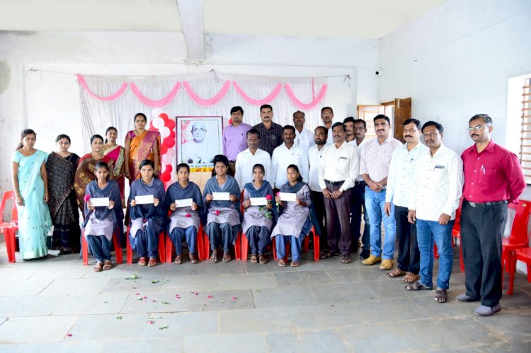 *करकंब येथे महात्मा आनंद स्वामी सरस्वती  जन्मोत्सव साजरा...!*     *शिष्यवृत्तीचे वाटप*     