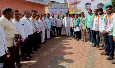 *देशाचे नेते खा .शरदचंद्रजी पवार  यांच्यां वाढदिवसानिमत्त राष्ट्रवादी काँग्रेस पार्टी उद्योग व व्यापार विभागाच्या धडाकेबाज कार्यक्रम*  * विविध उपक्रम घेऊन  साजरा केला पंढरपूर तालुक्यातील कार्यकर्त्यांनी वाढदिवस*