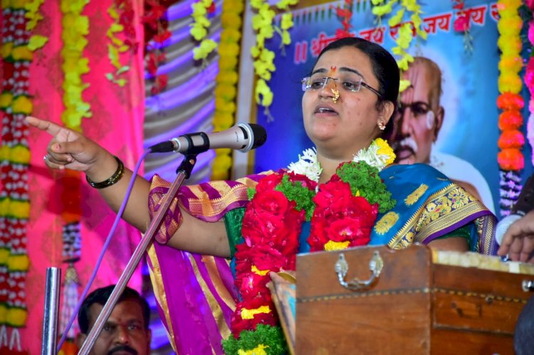 *माणूस किती दिवस जगला हे महत्त्वाचे नसून कसा जगला हे महत्त्वाचे आहे:-नम्रता व्यास-निमकर.*   *करकंब श्री चौंडेश्वरी पौष पौर्णिमा नारदीय कीर्तन महोत्सवाला रसिकांचा भरभरून प्रतिसाद