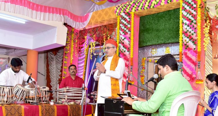 *रामनामांमुळे इच्छा आणि वासनांचा क्षय होऊन बुध्दी स्थिर होते :-विश्वासबुवा कुलकर्णी*  *आज बाळगुरु नाव्हेकर यांच्या कीर्तनाने नारदीय कीर्तन महोत्सवाची सांगता.*