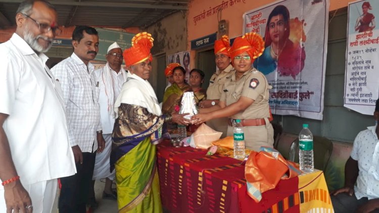 *न्यू इंग्लिश स्कूल  व स्व.दत्तात्रय खारे  करकंब  यांच्या संयुक्त विद्यमानाने  क्रांतीज्योती सावित्रीबाई फुले हिरकणी पुरस्कार प्रदान .*  
