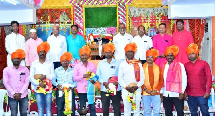 *श्री चौंडेश्वरी मंदिर कोष्टी समाज ट्रस्ट करकंब यांचे वतीने पत्रकार दिनानिमित्ताने पत्रकारांचा सन्मान.*  *श्री शाकंभरी (चौंडेश्वरी)पौष पौर्णिमा करकंब कोष्टी समाजाच्या वतीने उत्साहात सांगता.*