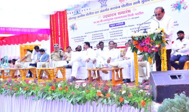 *समाजहितासाठी पोलीस दलाचे आधुनिकीकरण *       - *पालकमंत्री राधाकृष्ण विखे पाटील यांचे करकंब पोलीस स्टेशन इमारत उद्घाटन प्रसंगी प्रतिपादन*