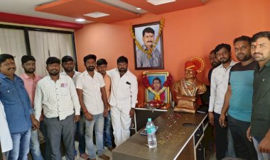 *करकंब येथे सावित्रीबाई फुले यांच्या पुण्यतिथीनिमित्त अभिवादन.*