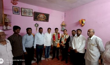 *कोल्हापूर परिक्षेत्राचे डेप्युटी जनरल मॅनेजर यांनी दिली अजितसिंह देशमुख यांच्या निवासस्थानी दिली सदिच्छा भेट.....!*  *करकंब च्या सोमवार पेठ येथे कॅश डिपॉझिट मशीन (CDM) व नवीन एटीएम ची केली मागणी.*