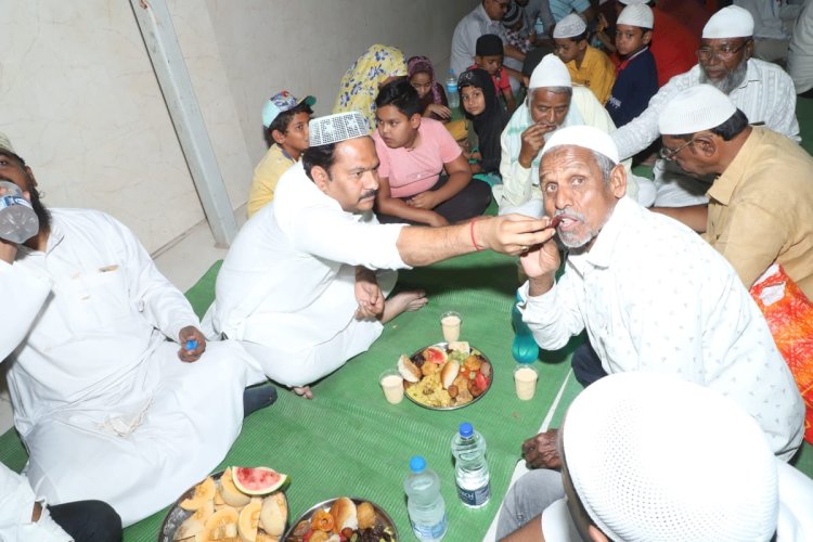 *पंढरपूर येथे चेअरमन अभिजीत पाटील यांच्या वतीने इफ्तार पार्टी  मोठ्या उत्साहात संपन्न*