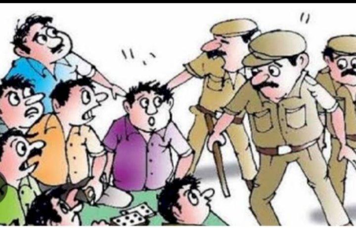 *करकंब पोलिसांचा पट.कुरोली येथे जुगारावर छापा.*  *सुमारे एक लाखाचा मुद्देमाल हस्तगत.*