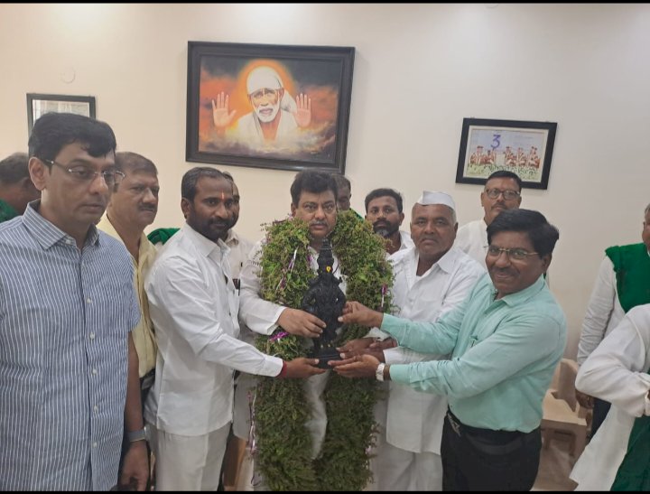 *कर्नाटकचे गृहमंत्री एम बी पाटील यांचा सत्कार*