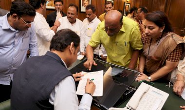 *माजी मंत्री ढोबळे यांच्या मागणीची शासनाकडून दाखल*  *आण्णाभाऊ साठे यांच्या द्देजयंती उत्सव मिरवणुकीसाठी मिळाला वेळ वाढवून  *अनुयायांमधून बहुजन रयत परिषदेचे कौतुक अन् सरकारचेही मानले आभार*