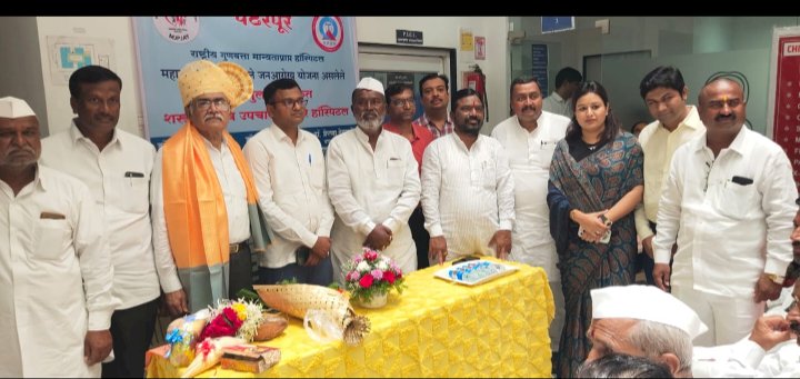 पंढरीत धनगर समाजातील नूतन पदाधिकारी यांचे सन्मान*  *डॉ देवकते परिवाराने सामाजिक बांधिलकी जपत केले होते आयोजन