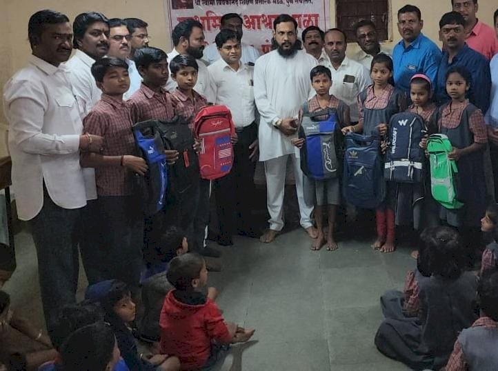 *आ समाधान आवताडे यांच्या वाढदिवसानिमित्त विविध कार्यक्रम *  *तात्या महाराज साळुंखे यांच्या हस्ते शालेय साहित्याचे वाटप*