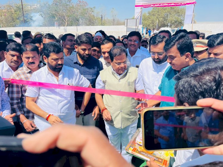 *विठ्ठल परिवाराला यापुढील काळात सावंत परिवाराची मदत राहणार*   *पंढरीतील राज्यस्तरीय भारत कृषी महोत्सव उद्घाटन प्रसंगी ना. सावंत यांचे अभिवचन*     *शेतकऱ्यांना योग्य बाजारपेठ मिळण्यासाठी जिल्हानिहाय फार्मिंग एअरपोर्ट उभारण्याची गरज*
