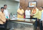*विठ्ठल अर्बनचे नवीन संचालक मंडळाची पहिली मासिक सभा संपन्न*  *चेअरमन नागेशदादा फाटे यांच्या हस्ते नूतन संचालक मंडळाचा सन्मान*