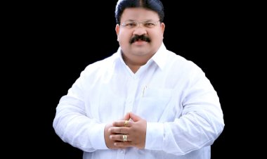 *उद्योजक राजू खरे यांच्या भूमिकेकडे लक्ष!*      *मोहोळ विधानसभा मतदार संघात मोठी ताकद*  *मागेल त्याला पाणी, रस्ता अन् शिक्षण,आरोग्यासाठी केलेल्या मदतीमुळे मोठा मतदार खरे यांच्या पाठीशी