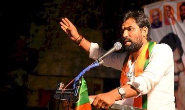 *पंतप्रधान नरेंद्र मोदींनीच आणली विकासाची गंगा*  *महायुतीचे उमेदवार आमदार राम सातपुते याचे प्रतिपादन*     *जेऊरमध्ये झालेल्या जाहीर सभेला प्रचंड गर्दी*