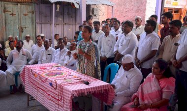 *सत्तेसाठी भाजपचे काय पण!*  *खोटं बोल.. पण रेटून बोल अशीच अवस्था*  *आ.प्रणिती शिंदेंचा भाजपच्या नेत्यावर घणाघात*