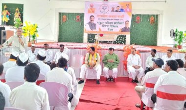 *विकास कामांच्या जोरावर परत एकदा खा.निंबाळकर यांना विजयी करा*  *आ. प्रशांतराव परिचारक यांची जोरदार फिल्डींग*