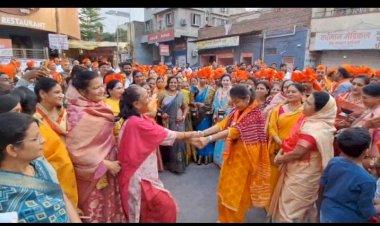 *प्रणिती शिंदे यांचा शोभायात्रेत सहभाग; गुढीपाडव्याच्या शुभेच्छा देत धरला फुगडीचा फेर*