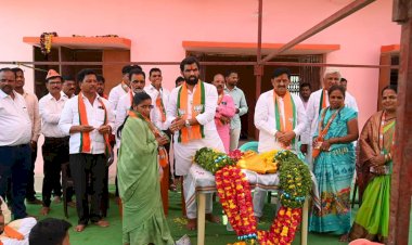 *दक्षिण सोलापुरात गाव भेटीतही  भाजपात प्रवेश*