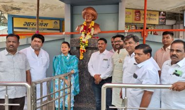 *थोर समाजसुधारक महात्मा ज्योतिबा फुले यांच्या जयंती निमित्त आ. प्रणितीताई शिंदें यांचेकडून अभिवादन*