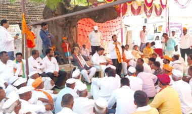  *स्वाभिमानी शेतकरी विरोधकांच्या तुतारीची फुकारी करतील*  *आ.शहाजीबापूंची मोहिते पाटलांवर सडकून टीका*