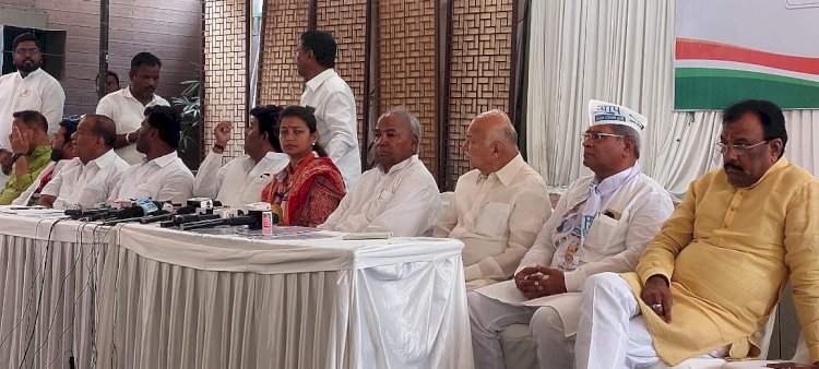 *मी सोलापूरची लेक आल्याने इथल्या समस्यांची आहे जाण*   *सोलापूरचा आवाज उठवणार दिल्लीत घुमवणारच*  *इंडिया आघाडीच्या बैठकीत आ.प्रणिती शिंदेंचे आश्वासन*