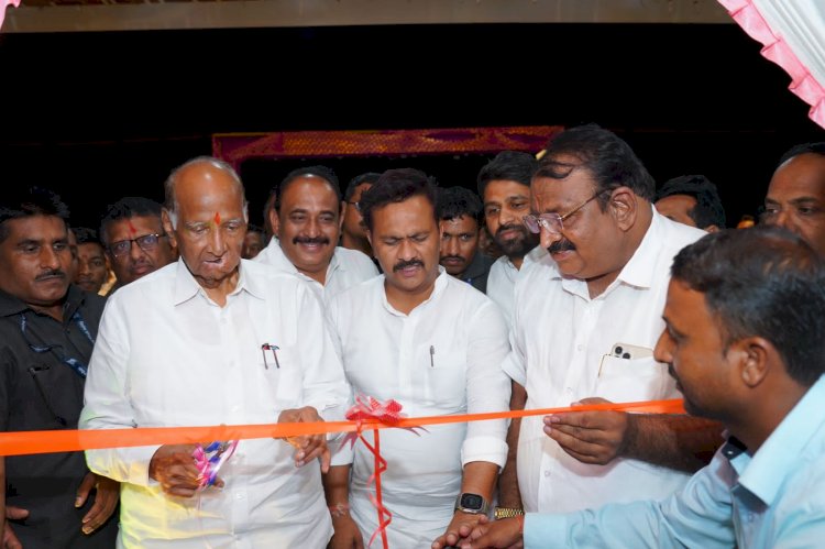 *निष्ठावंत शिलेदाराच्या कार्यक्रमास खा. पवार यांची उपस्थिती*   *प्रदेशाध्यक्ष नागेश फाटे यांच्या ट्रॅक्टर्स शोरुमचे शानदार उद्घाटन*