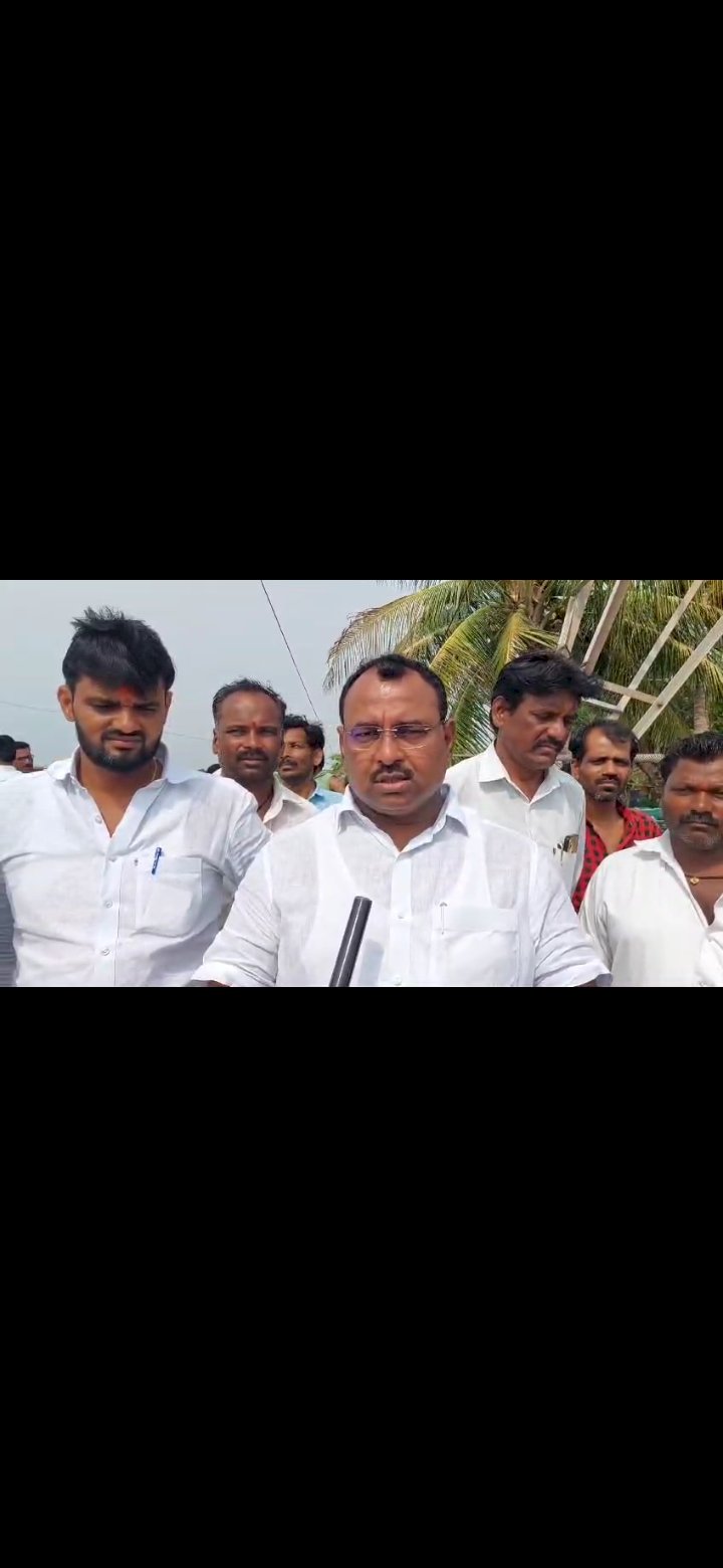 *आ समाधान आवताडे यांनी मतदारसंघातील विविध गावांना भेटी देऊन नुकसानग्रस्त भागांची केली पाहणी*