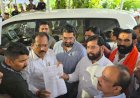 *पंढरीतील मराठा भवन भूमिपूजनचे  निमंत्रण मुख्यमंत्र्यांनी स्वीकारले*   *शिवसेनेचे संपर्कप्रमुख महेश साठे यांची माहिती*