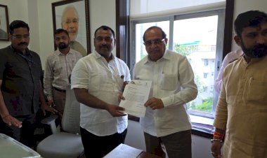 *राज्यातील कोतवालांच्या प्रश्नासाठी  आ. समाधान आवताडे  यांची उडी!*  *चतुर्थ श्रेणी कर्मचारी म्हणून सामावून घेण्याच्या  मागणीचे  महसूल मंत्री ना.विखे- पाटील यांना दिले पत्र*