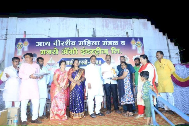 *स्टॉलधारकांना प्रशस्तीपत्र व सन्मानचिन्ह देऊन एक्सपोची सांगता समारंभ*  *मनसेचे नेते दिलीप धोत्रे यांच्या हस्ते झाला कार्यक्रम* 