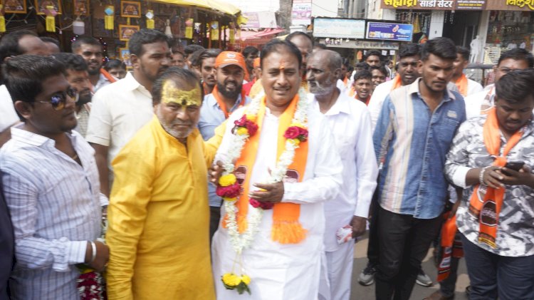 *पंढरपूर शहरातील तरुणाईसह मंदिर परिसरात  दिलीप धोत्रे यांनाच पसंदी*  *कधीही उपलब्ध होणारा, आपला नेता म्हणुन, धोत्रे यांचा चूरशीच्या उमेदवारीत समावेश* 