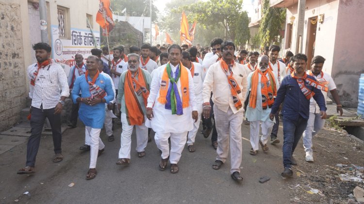 *मंगळवेढ्यातही मनसेचे उमेदवार दिलीप धोत्रे यांच्या पदयात्रेस रेकॉर्ड ब्रेक गर्दी*  *जनतेच्या मिळणाऱ्या पाठबळामुळे माझा विजय निश्चित*  *दिलीप धोत्रे  यांना भक्कम खात्री*