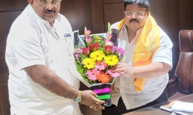 *आ. राजाभाऊ खरे यांचा प्रदेशाध्यक्ष नागेशदादा फाटे यांचेकडून सत्कार* 