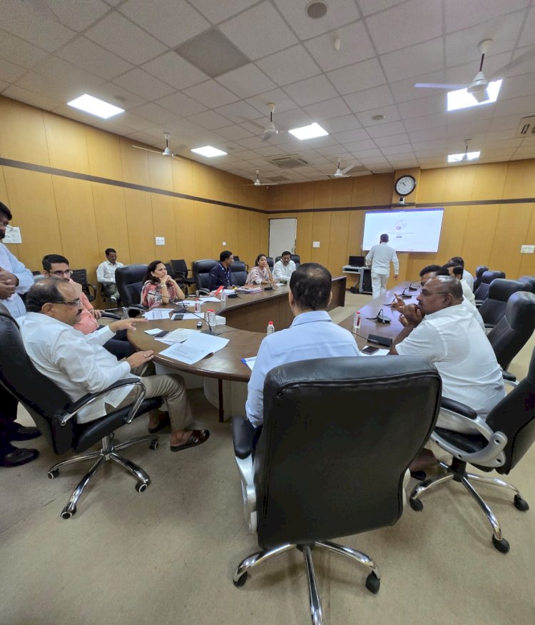 *उजनी उजव्या कालव्यात उद्यापासून पाणी सुटणार -आ समाधान आवताडे*  *उजनी कालवा सल्लागार समितीची जलसंपदा मंत्री ना.विखे-पाटील यांच्या अध्यक्षतेखाली बैठक संपन्न*