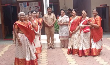 *पंढरीत क्रांती महिला मंडळाकडून पोलिसांना रक्षाबंधन*  *पो. नि. विश्वजीत घोडके यांनी मानले महिलांचे आभार*