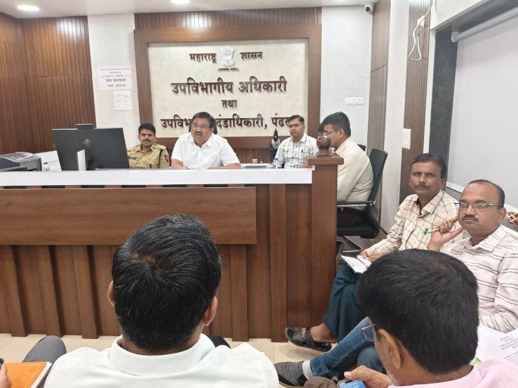 *कार्तिकी यात्रापूर्वी अतिवृष्टीमुळे खराब झालेल्या रस्त्यांची तात्काळ दुरुस्ती करावी*                                                                                              *पंढरपुरचे प्रांताधिकारी सचिन इथापे यांच्या सूचना