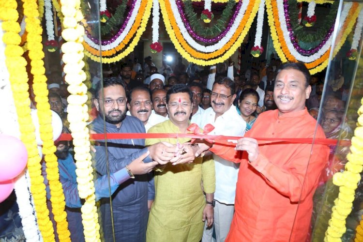 *नगरसेविका सौ माधुरीताई धोत्रे यांच्या जन कार्यालयाचे उदघाटन*  *प्रभाग क्रमांक १७ मधील नागरिकांच्या समस्या सुटणार जागेवरच*