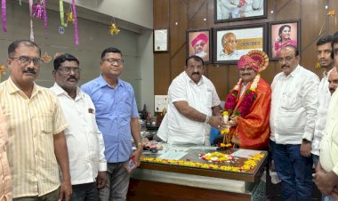 *देवराज पाटील यांची नागेश फाटे यांच्या संपर्क कार्यालयास सदिच्छा भेट*;  *राष्ट्रवादी काँग्रेस उद्योग व्यापार विभागाच्या वतीने जंगी स्वागत व सत्कार*
